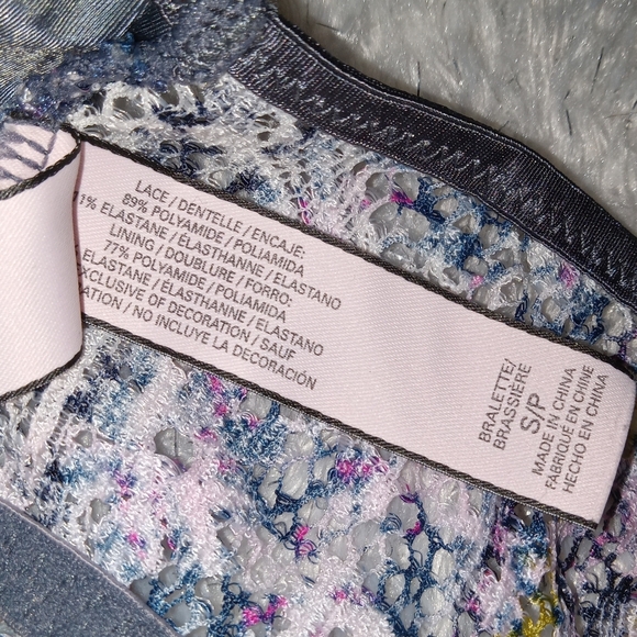 Victoria's secret lace bralette - Picture 3 of 3